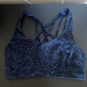 Lululemon sports bra